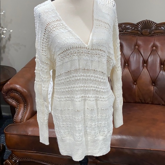 Free People
Free People Hot Tropics Pull… - Picture 3 of 5